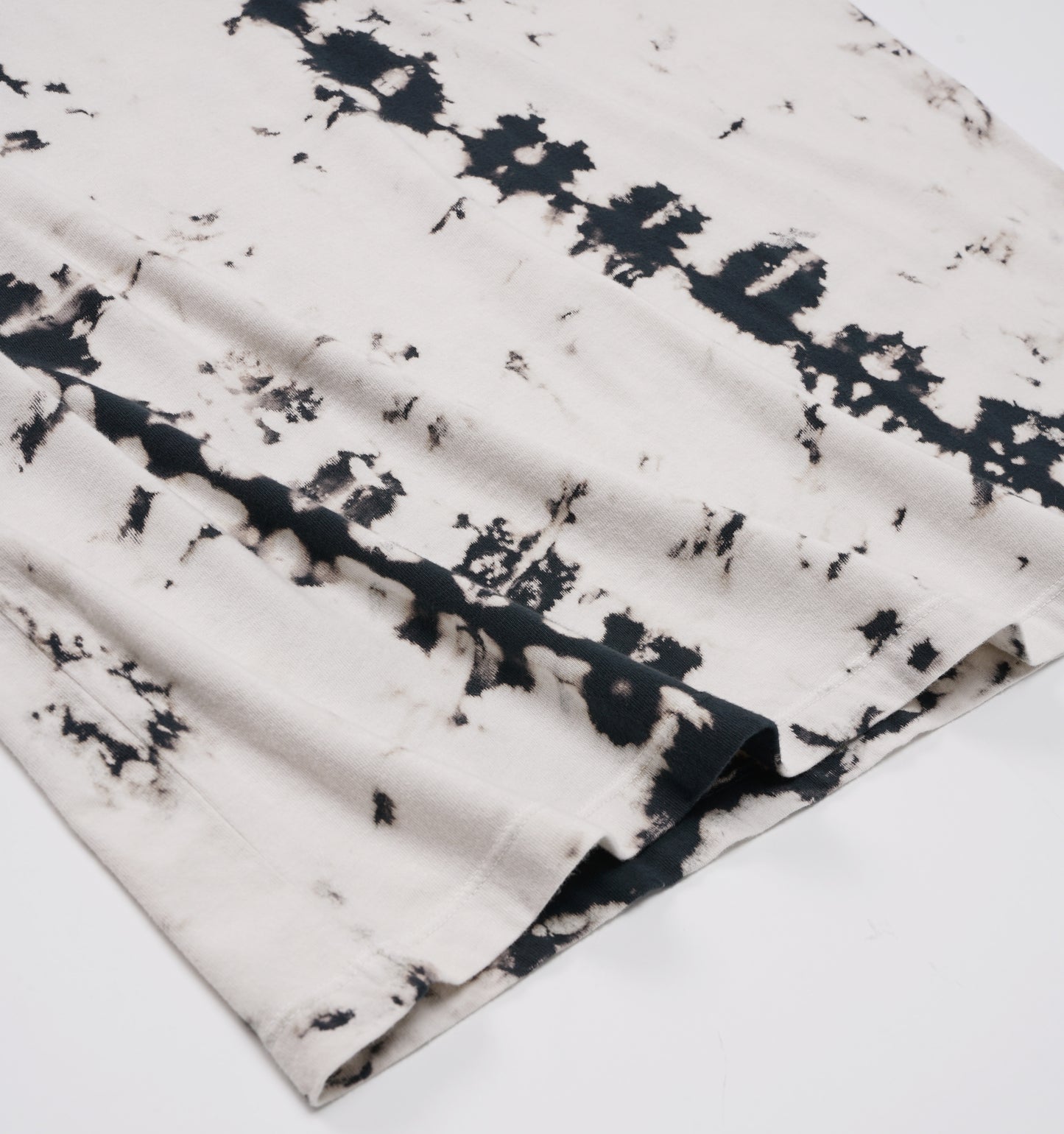 Discharge Print Essential Tee LS